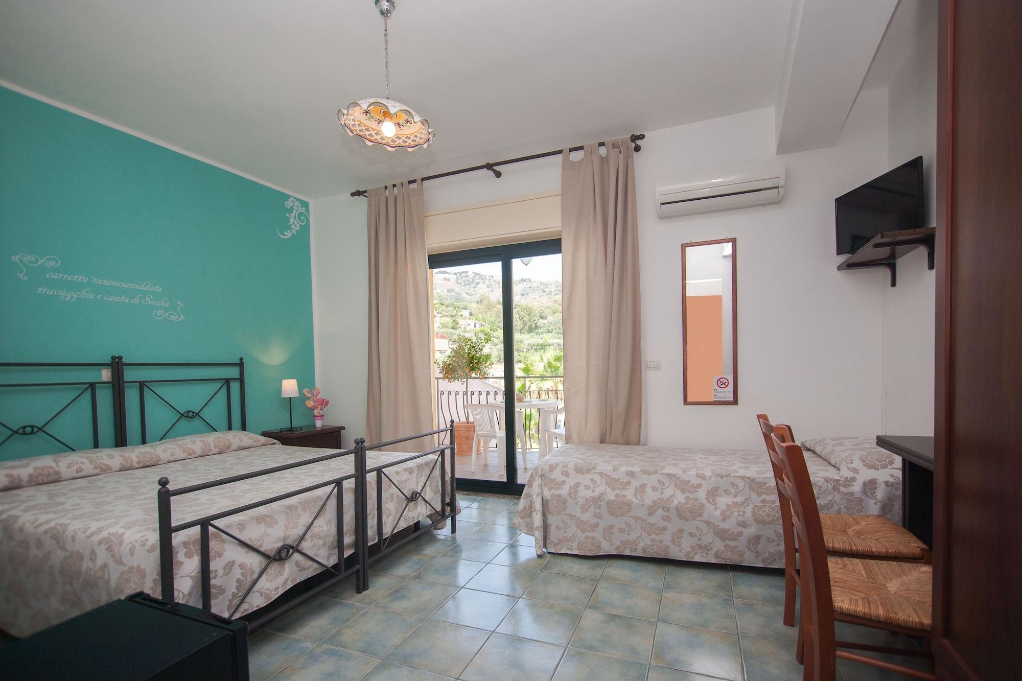 Hotel Donna Rosa SantʼAlessio Siculo Extérieur photo