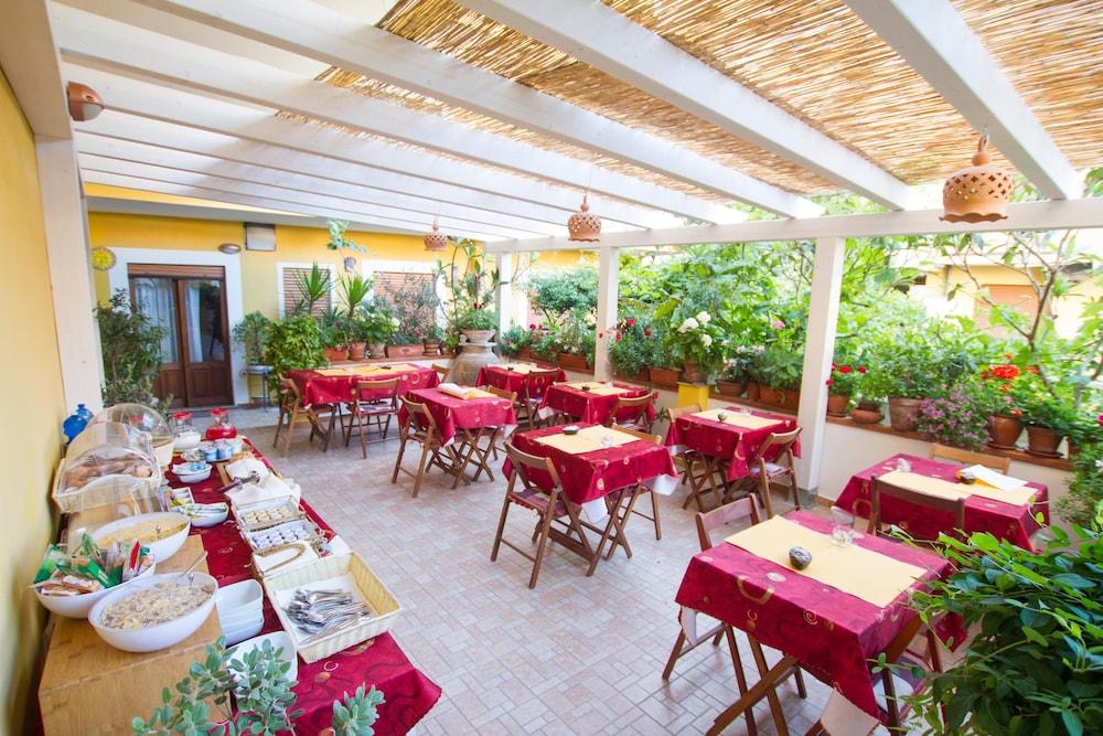 Hotel Donna Rosa SantʼAlessio Siculo Extérieur photo