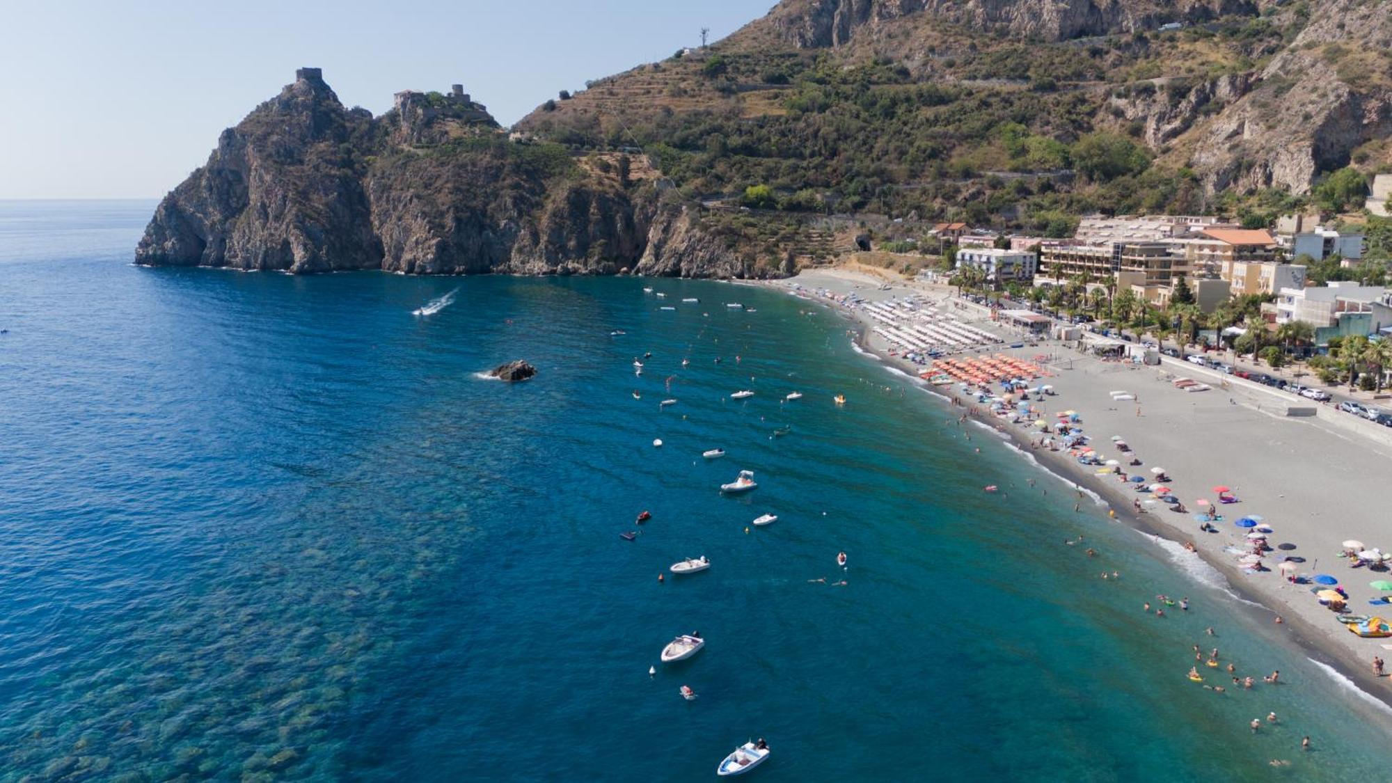 Hotel Donna Rosa SantʼAlessio Siculo Extérieur photo