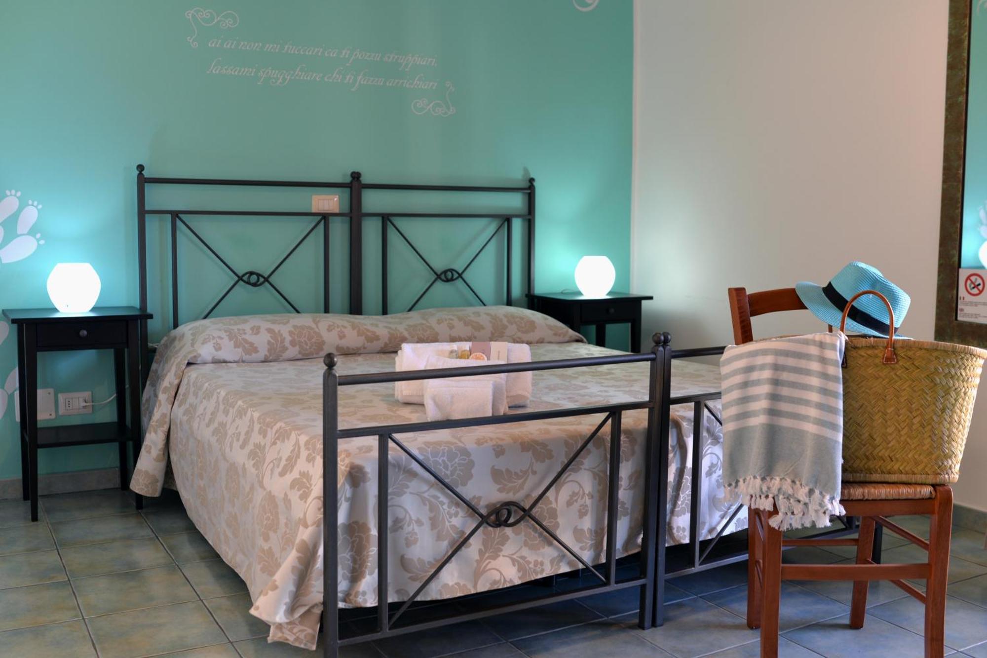 Hotel Donna Rosa SantʼAlessio Siculo Extérieur photo