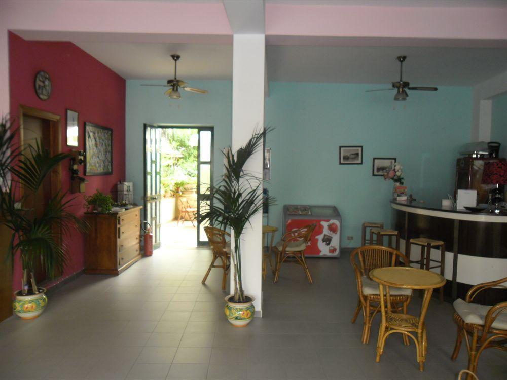 Hotel Donna Rosa SantʼAlessio Siculo Extérieur photo