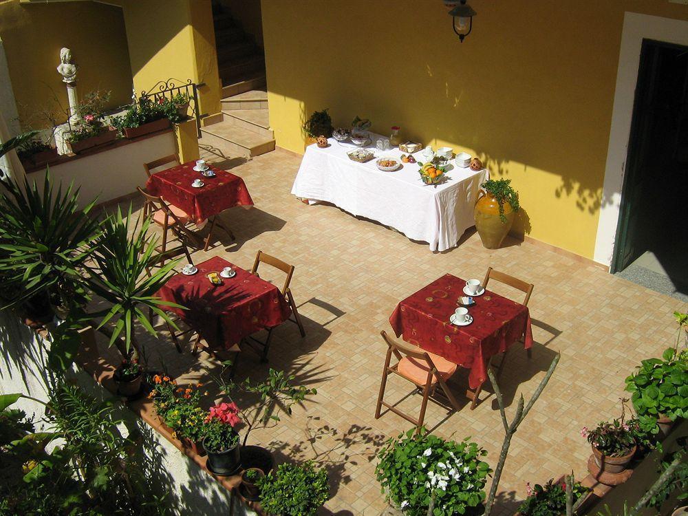 Hotel Donna Rosa SantʼAlessio Siculo Extérieur photo